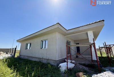 Casă individuală cu 3 camere cu Canalizare în Sânandrei - 1