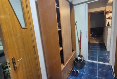 Vand apartament trei camere ,zona Aparatori Patriei!! - 9