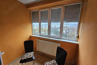 Apartament cu 3 camere semidecomandat în Central - 10