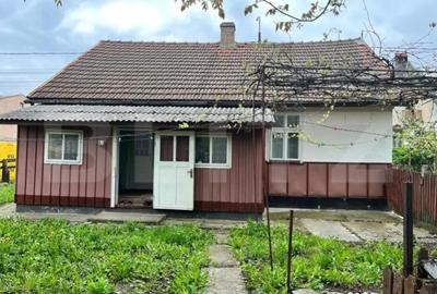 Casă cu 2 camere cu Teren 714 Mp în Siret - 1