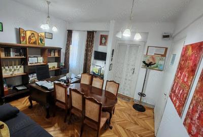 Apartament cu 5 camere în Central - 5