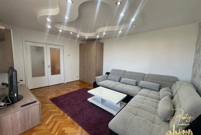 Apartament cu 3 camere de inchiriat pe str.Sovata -zona Decebal