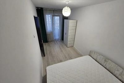 Apartament cu 3 camere semidecomandat în Podu Roș - 5