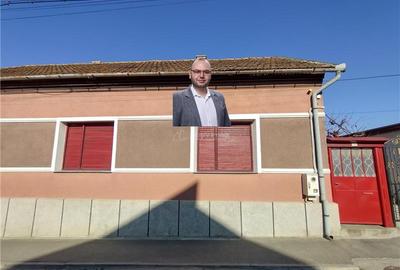 Casă individuală cu 7 camere cu Canalizare în Vest - 1