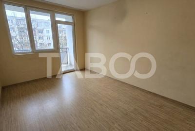 Apartament cu 4 camere semidecomandat în Lupeni - 6