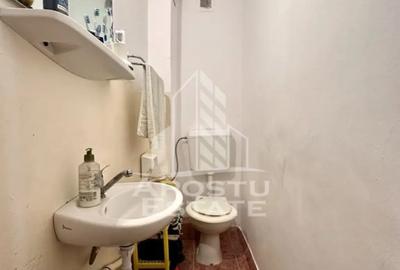 Apartament cu 3 camere semidecomandat, mobilat în Girocului - 1