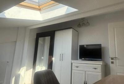 Apartament cu 3 camere decomandat, mobilat în Central