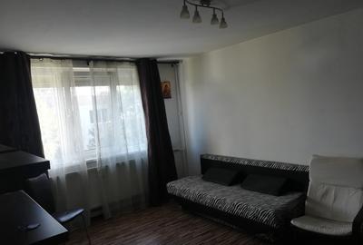 Apartament cu 3 camere decomandat în Titan - 9