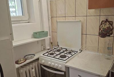 Garsonieră decomandată în Brâncoveanu