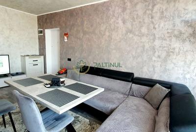 Apartament cu 3 camere semidecomandat, mobilat în Mihai Viteazul