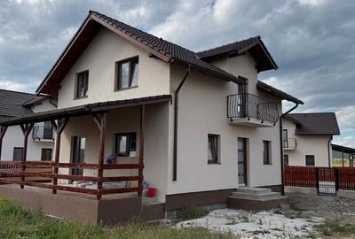 Casă cu 4 camere cu Teren 402 Mp în Central - 13