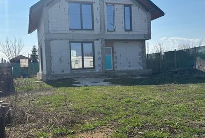 Casă cu 3 camere cu Teren 500 Mp în Roșu - 4
