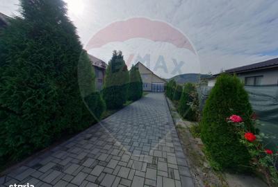 Casă cu 4 camere cu Teren 938 Mp în Central - 11