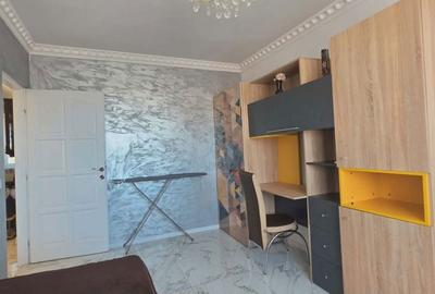 Apartament cu 3 camere semidecomandat în Central - 9