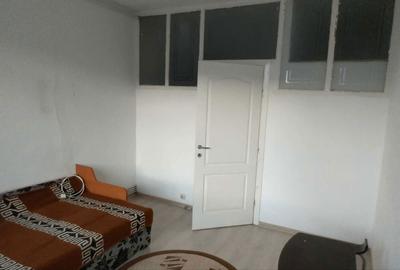 Garsonieră semidecomandată în Tractorul - 4