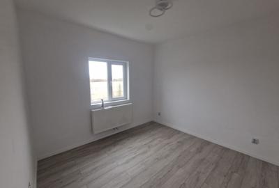 Duplex cu 3 camere cu Canalizare în Central - 40