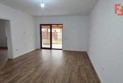Duplex cu 3 camere cu Canalizare în Moșnița Nouă - 1