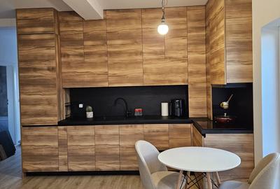 Apartament cu 3 camere decomandat în Central - 2