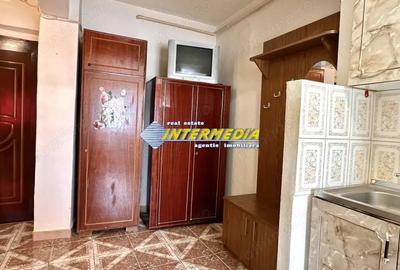 Garsonieră decomandată în Cetate - 2