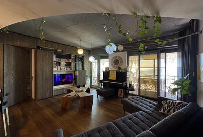 Locuinta speciala intr o zona superba pe lac - 4