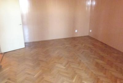 Casă cu 6 camere cu Teren 318 Mp în Crângului - 9