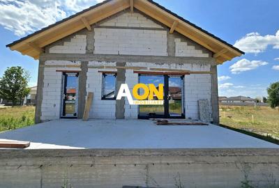 Casă individuală cu 3 camere cu Canalizare în Micești - 4