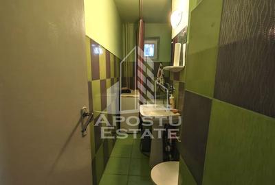 Apartament cu 2 camere la etaj intermediar, etajul 1, zona Dacia - 5