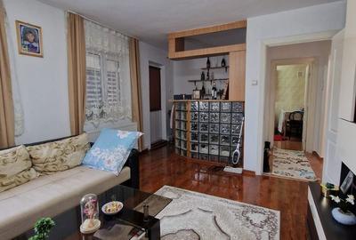 Apartament cu 2 camere decomandat în Micro 6 - 3