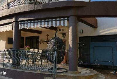 Casă cu 7 camere cu Teren 1877 Mp în Central