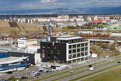 Spațiu comercial, de 260 mp, în Tractorul - 3