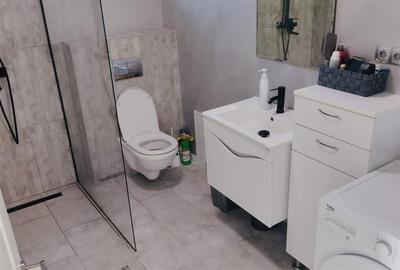Casă cu 7 camere cu Teren 1025 Mp în Central - 9