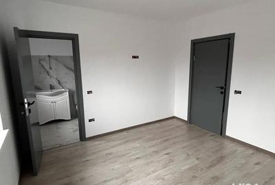 Casă cu 4 camere cu Teren 515 Mp în Șag - 10