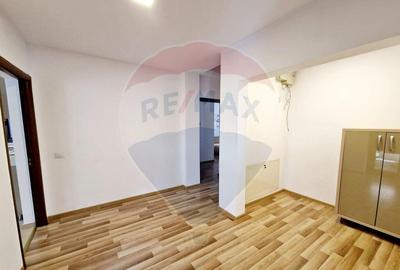 Casa / Vila cu 4 camere de vanzare - 6