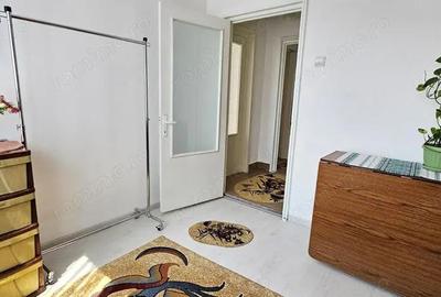 Apartament cu 4 camere semidecomandat în Dărmănești