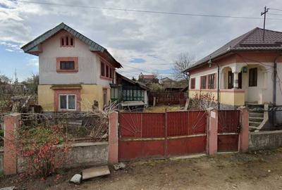 Casă cu 4 camere în Secu