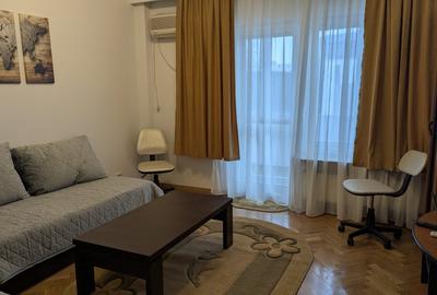 Apartament cu 4 camere decomandat, mobilat în P-ța Victoriei - 37