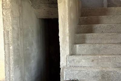 Casă cu 4 camere în Central - 2