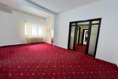 Casă individuală cu 5 camere cu Canalizare în P-ța Muncii - 8