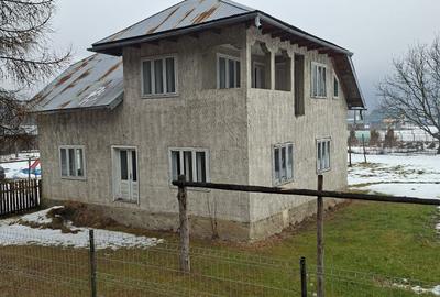 Casă cu 4 camere în Borca - 1