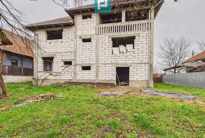 Casă individuală cu 7 camere cu Teren 1201 Mp în Almaș - 10