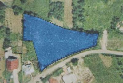 Teren de 4830 mp, în Central