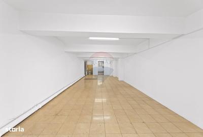 Spațiu comercial, de 85 mp, în Central - 3