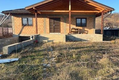 CASA DEMISOL+ PARTER SI TEREN DE VANZARE BOGDANESTI - BACAU