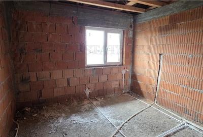 Casă cu 4 camere în Olteni - 17