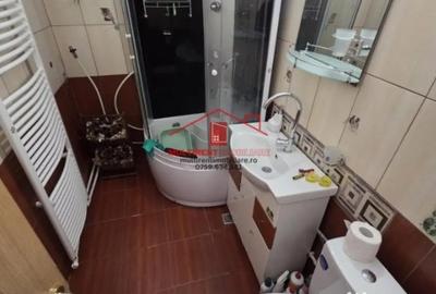 Apartament cu 3 camere semidecomandat, mobilat în Pelican - 2