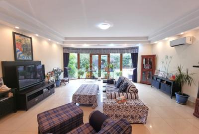 Casă cu 8 camere cu Canalizare în Iancu Nicolae - 5