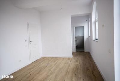 Casă cu 4 camere cu Teren 765 Mp în Păulești