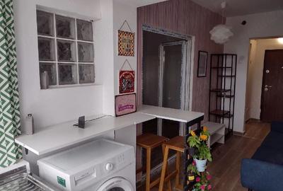 Garsonieră decomandată în Baza 3 - 9