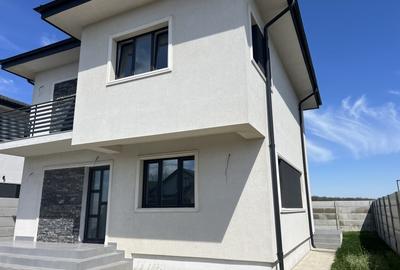 Casă individuală cu 4 camere cu Canalizare în Nord - 1