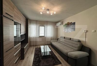 Apartament cu 3 camere, zona Maxxa
